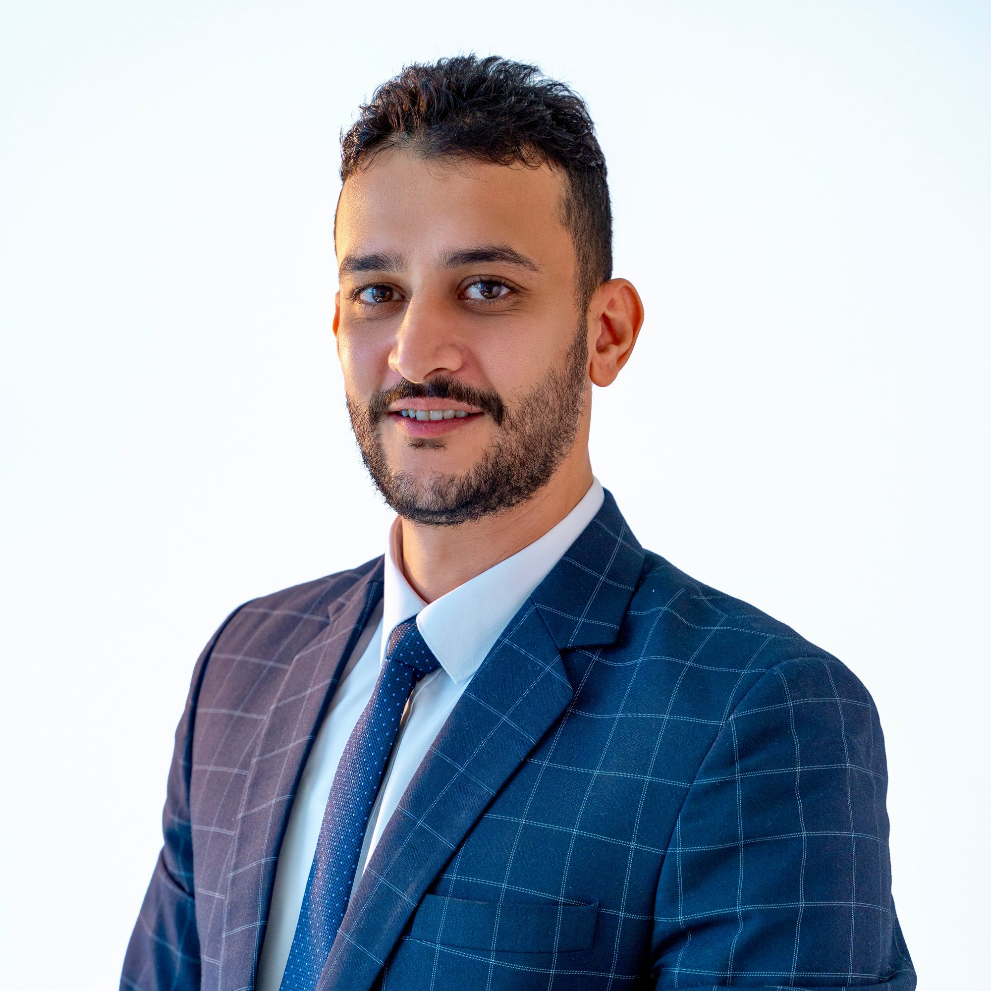Investment Consultant - Mahmoud 2 Investment Consultant - Mahmoud 2
